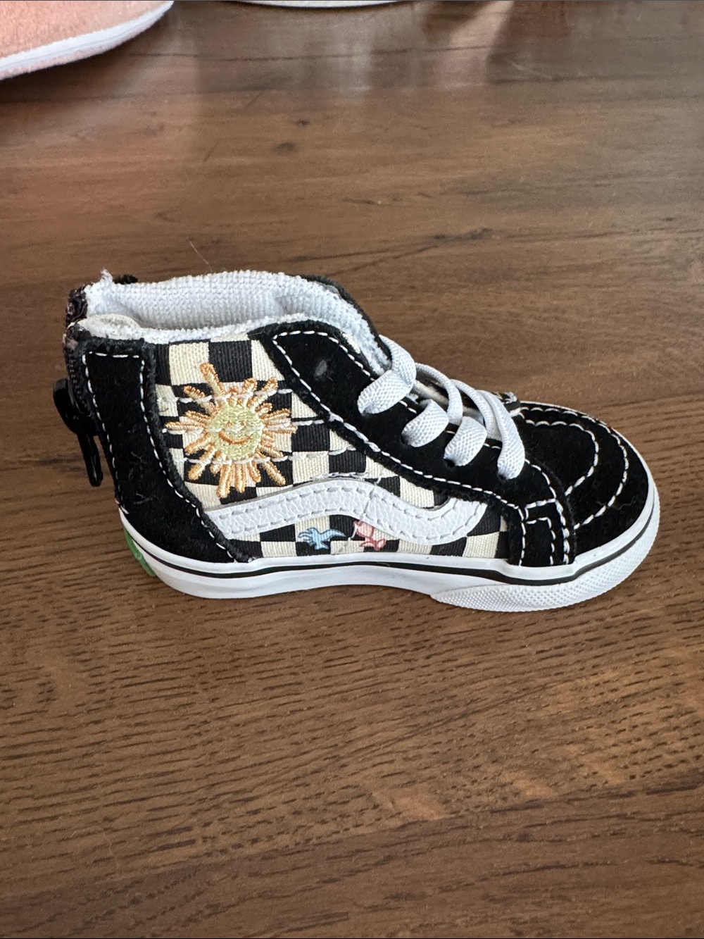 Vans Kids Black and White Check High-Top Sneakers with Sun Embroidery